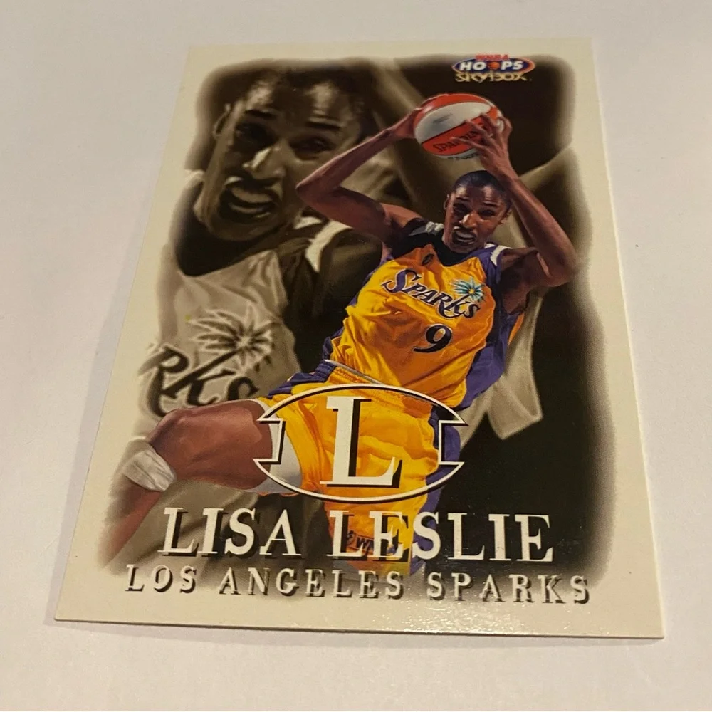 Lisa Leslie 1999 WNBA Hoops SkyBox Basketball Card #60 Los Angeles Sparks - Picture 3 of 3